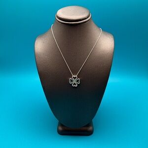 🌸Heart-Shaped Pave Clover Necklace🌸